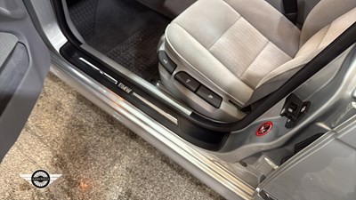 Lot 2 - 1998 BMW 520I SE AUTO