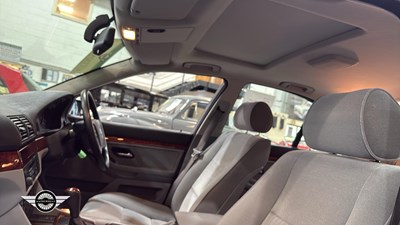 Lot 2 - 1998 BMW 520I SE AUTO