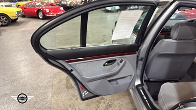 Lot 2 - 1998 BMW 520I SE AUTO