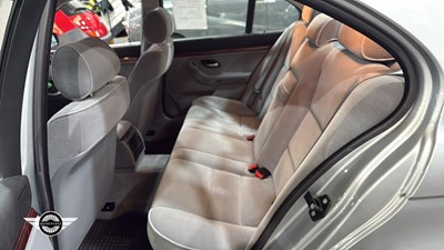 Lot 2 - 1998 BMW 520I SE AUTO