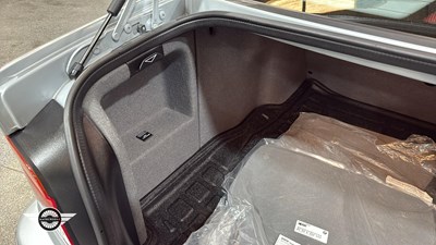 Lot 2 - 1998 BMW 520I SE AUTO