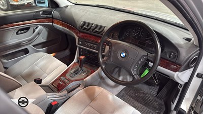 Lot 2 - 1998 BMW 520I SE AUTO
