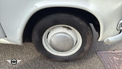 Lot 899 - 1963 HILLMAN MINX DE-LUXE