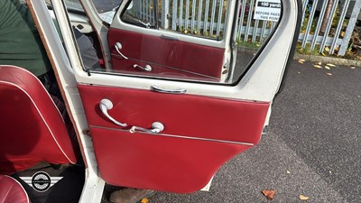 Lot 899 - 1963 HILLMAN MINX DE-LUXE
