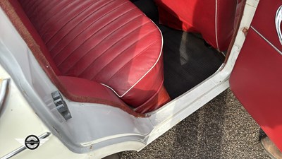 Lot 899 - 1963 HILLMAN MINX DE-LUXE