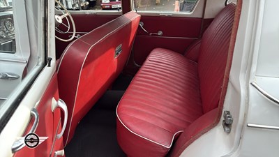 Lot 899 - 1963 HILLMAN MINX DE-LUXE
