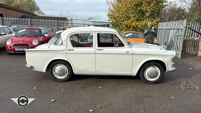Lot 899 - 1963 HILLMAN MINX DE-LUXE