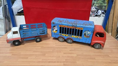 Lot 83 - TRIANG CIRCUS LORRY , THAMES TRADER & DOLLS PRAM