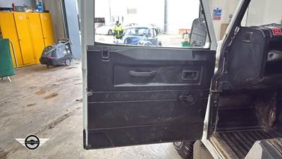 Lot 690 - 2011 LAND ROVER DEFENDER 130 HCPU TD D/C