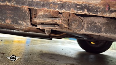 Lot 890 - 1976 TRIUMPH STAG