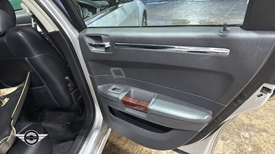 Lot 298 - 2010 CHRYSLER 300C CRD AUTO