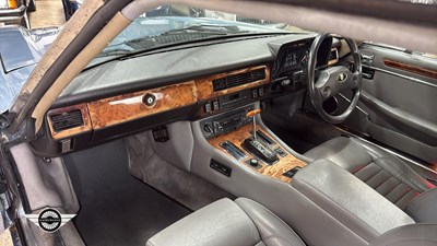 Lot 238 - 1989 JAGUAR XJS HE AUTO