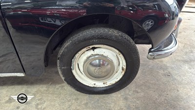 Lot 122 - 1966 MORRIS MINOR 1000