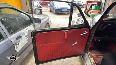 Lot 122 - 1966 MORRIS MINOR 1000