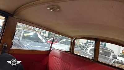 Lot 122 - 1966 MORRIS MINOR 1000