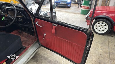 Lot 122 - 1966 MORRIS MINOR 1000