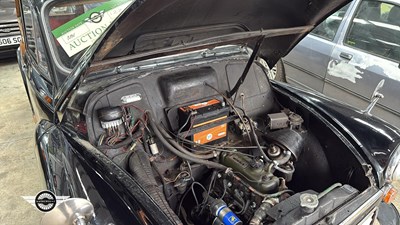 Lot 122 - 1966 MORRIS MINOR 1000