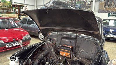 Lot 122 - 1966 MORRIS MINOR 1000