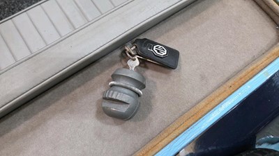 Lot 5 - MG TF SCALE BATTERY POWERED RIDE ON CAR WITH TRAILER