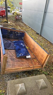 Lot 5 - MG TF SCALE BATTERY POWERED RIDE ON CAR WITH TRAILER