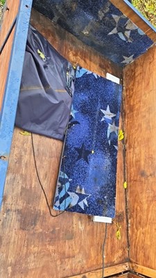 Lot 5 - MG TF SCALE BATTERY POWERED RIDE ON CAR WITH TRAILER