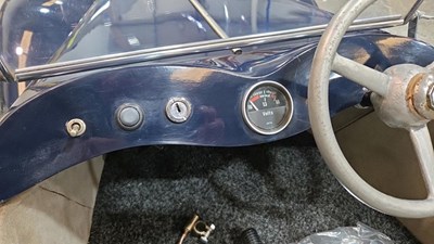 Lot 5 - MG TF SCALE BATTERY POWERED RIDE ON CAR WITH TRAILER