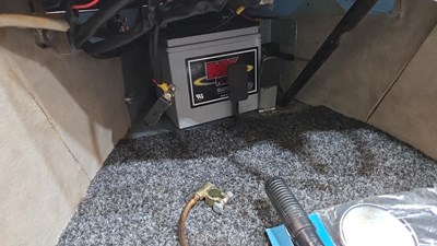 Lot 5 - MG TF SCALE BATTERY POWERED RIDE ON CAR WITH TRAILER