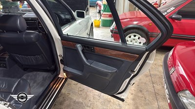 Lot 330 - 1988 BMW 750 IL AUTO