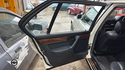 Lot 330 - 1988 BMW 750 IL AUTO