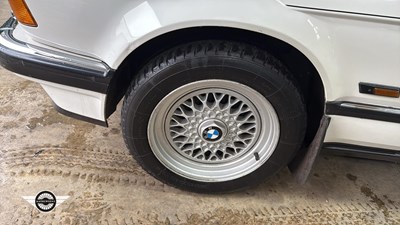 Lot 330 - 1988 BMW 750 IL AUTO