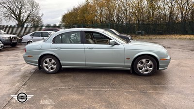 Lot 14 - 2001 JAGUAR S-TYPE V6 SE AUTO