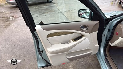 Lot 14 - 2001 JAGUAR S-TYPE V6 SE AUTO