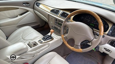 Lot 14 - 2001 JAGUAR S-TYPE V6 SE AUTO