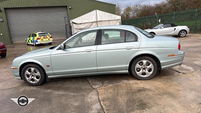 Lot 14 - 2001 JAGUAR S-TYPE V6 SE AUTO