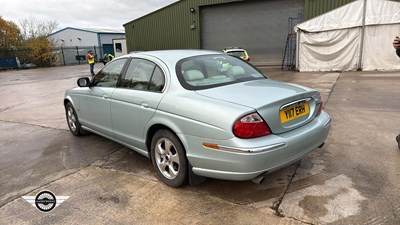 Lot 14 - 2001 JAGUAR S-TYPE V6 SE AUTO