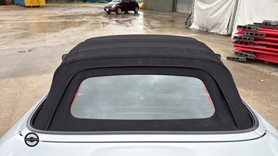 Lot 610 - 2004 TOYOTA MR2 ROADSTER VVTI