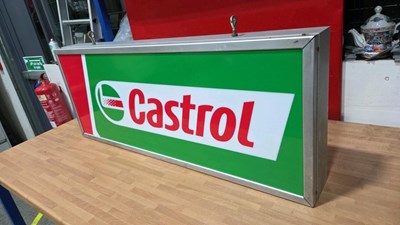 Lot 87 - CASTROL ILLUMINATED SIGN 39" x 15"