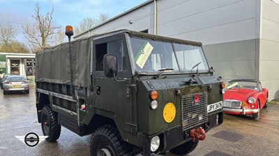 Lot 40 - 1975 LAND ROVER