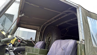 Lot 40 - 1975 LAND ROVER