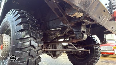 Lot 40 - 1975 LAND ROVER