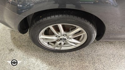Lot 44 - 2013 MAZDA MX-5 I SE