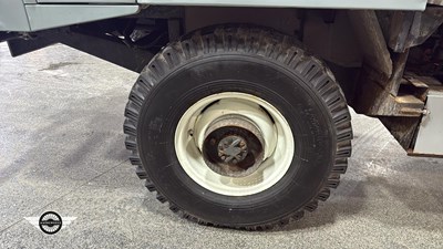 Lot 90 - 1964 LAND ROVER 109" - 4 CYL