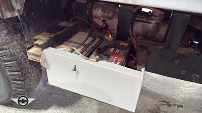 Lot 90 - 1964 LAND ROVER 109" - 4 CYL