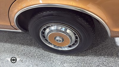 Lot 104 - 1974 FORD GRANADA GHIA AUTO