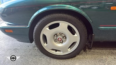 Lot 110 - 1996 JAGUAR XJR AUTO
