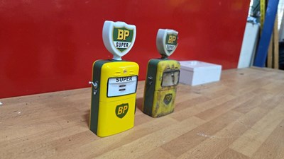 Lot 29 - BP SUPER 1/18 SCALE MODEL PETROL PUMPS 5" X 2"