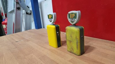 Lot 29 - BP SUPER 1/18 SCALE MODEL PETROL PUMPS 5" X 2"