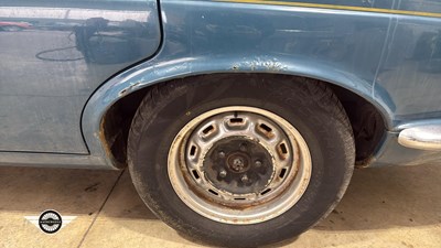 Lot 8 - 1978 DAIMLER SOVEREIGN 4.2 LWB AUTO