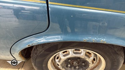 Lot 8 - 1978 DAIMLER SOVEREIGN 4.2 LWB AUTO