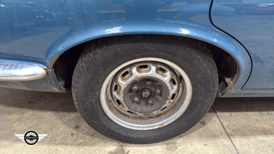 Lot 8 - 1978 DAIMLER SOVEREIGN 4.2 LWB AUTO